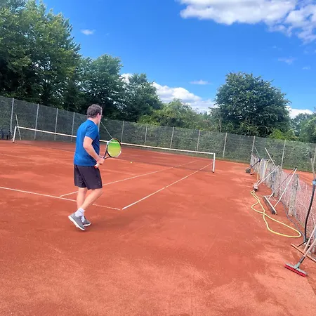 Charming With View, Tennis Court- 5 Minutes From Center Apartamento *