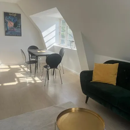 Charming With View, Tennis Court- 5 Minutes From Center * Odense