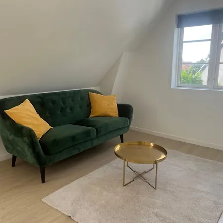 Charming With View, Tennis Court- 5 Minutes From Center *