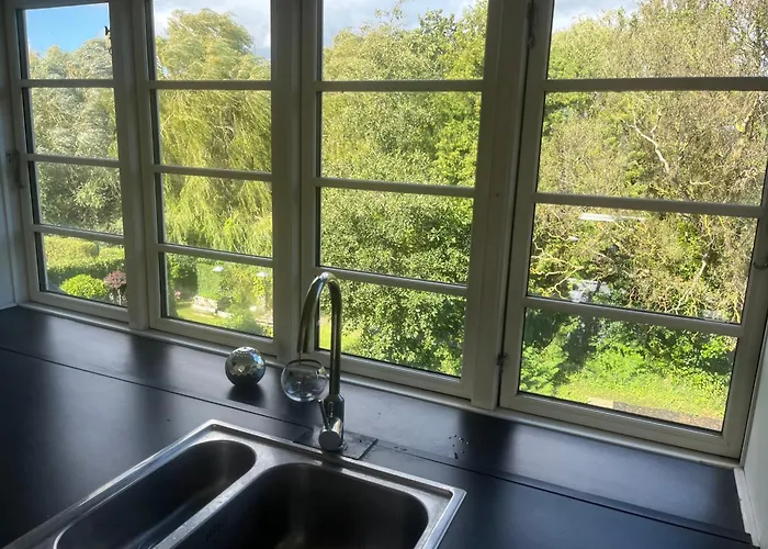 Charming With View, Tennis Court- 5 Minutes From Center Lejlighed Odense