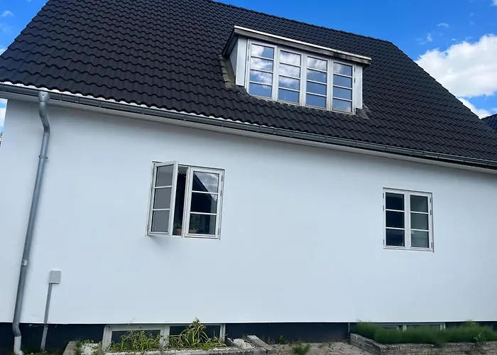 Lejlighed Charming With View, Tennis Court- 5 Minutes From Center